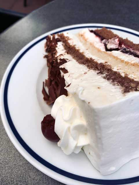 foodforcartoon_black_forest_Schiltach_famous-black-forest-cake
